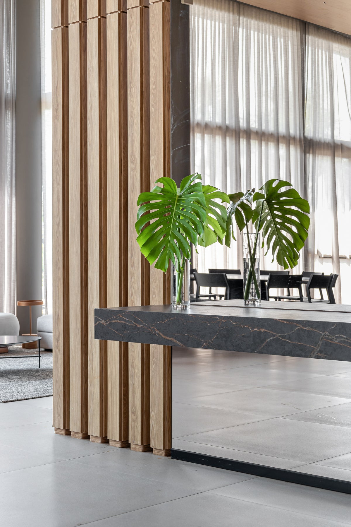 Laurent Dekton 8mm in an interior setting
