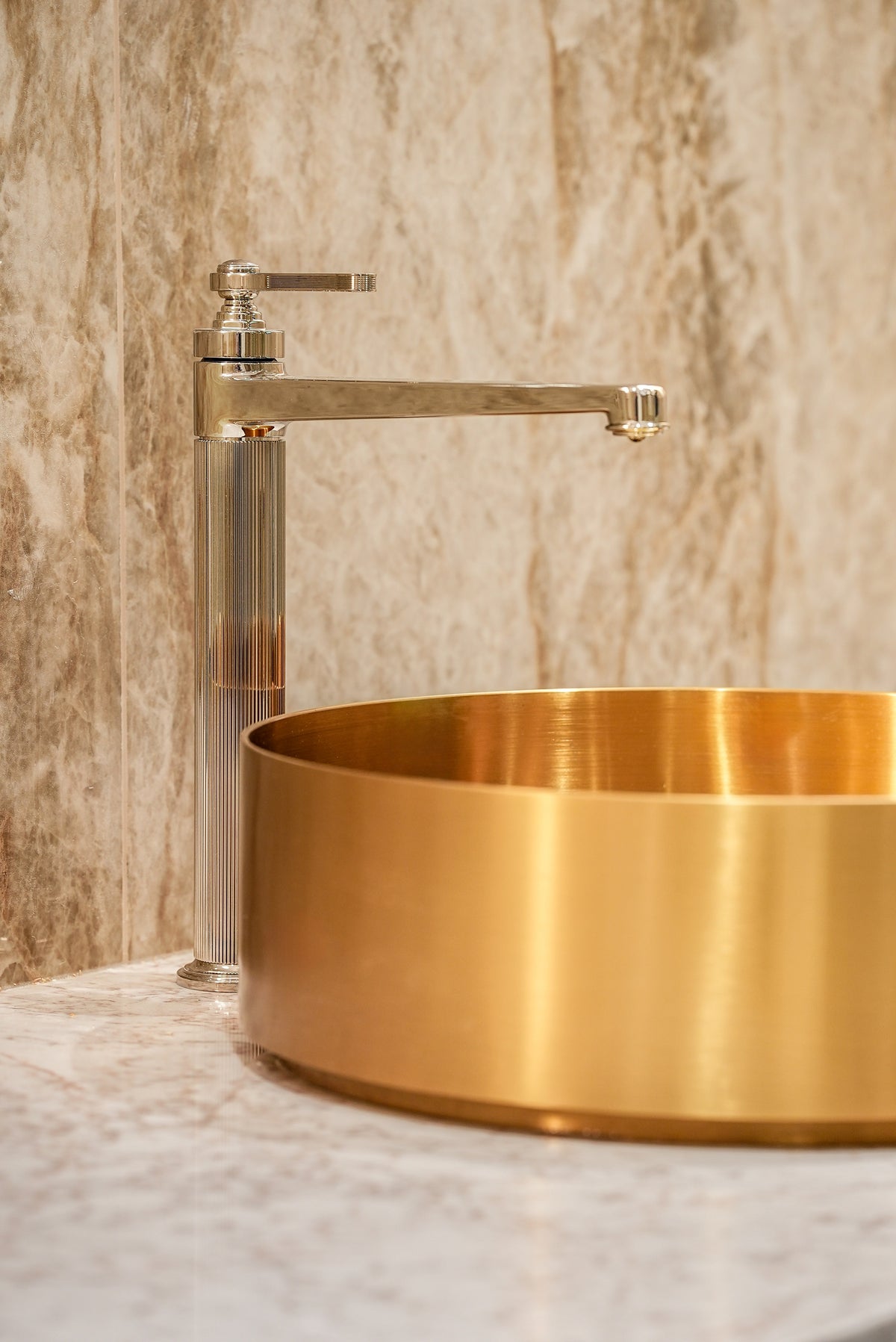 Taga Dekton 8mm in a bathroom setting