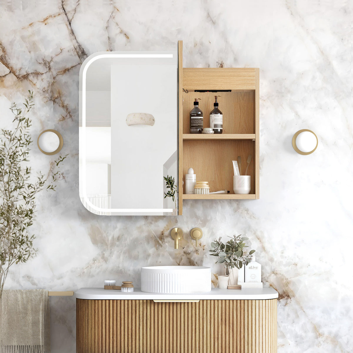LED Newport 900(W)x750(H) Woodland Oak Shaving Cabinet Premium Edition view 2