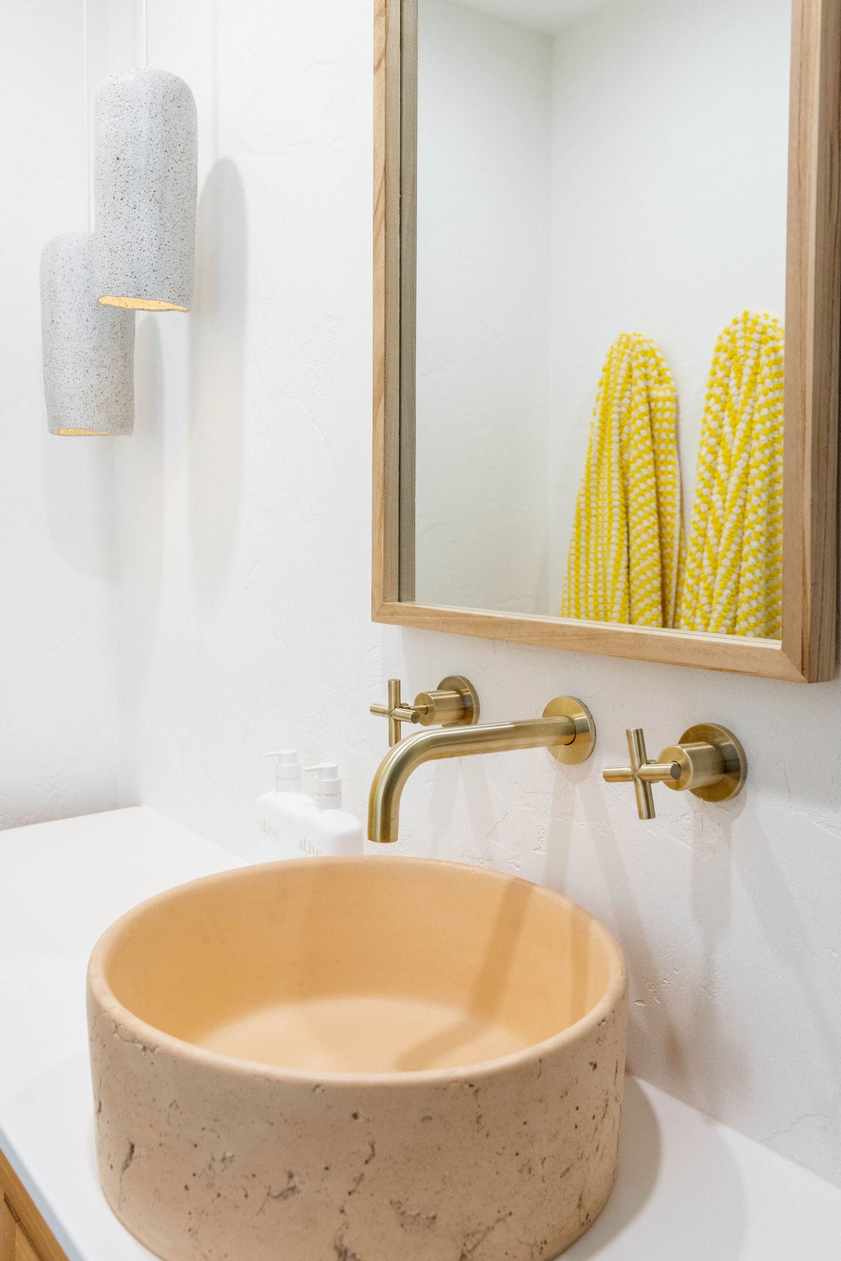 Universal Round Curved Spout - PVD Tiger Bronze