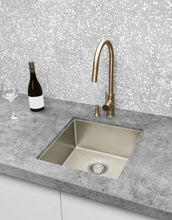 Load image into Gallery viewer, Round Piccola Pull Out Kitchen Mixer Tap - Champagne Meir
