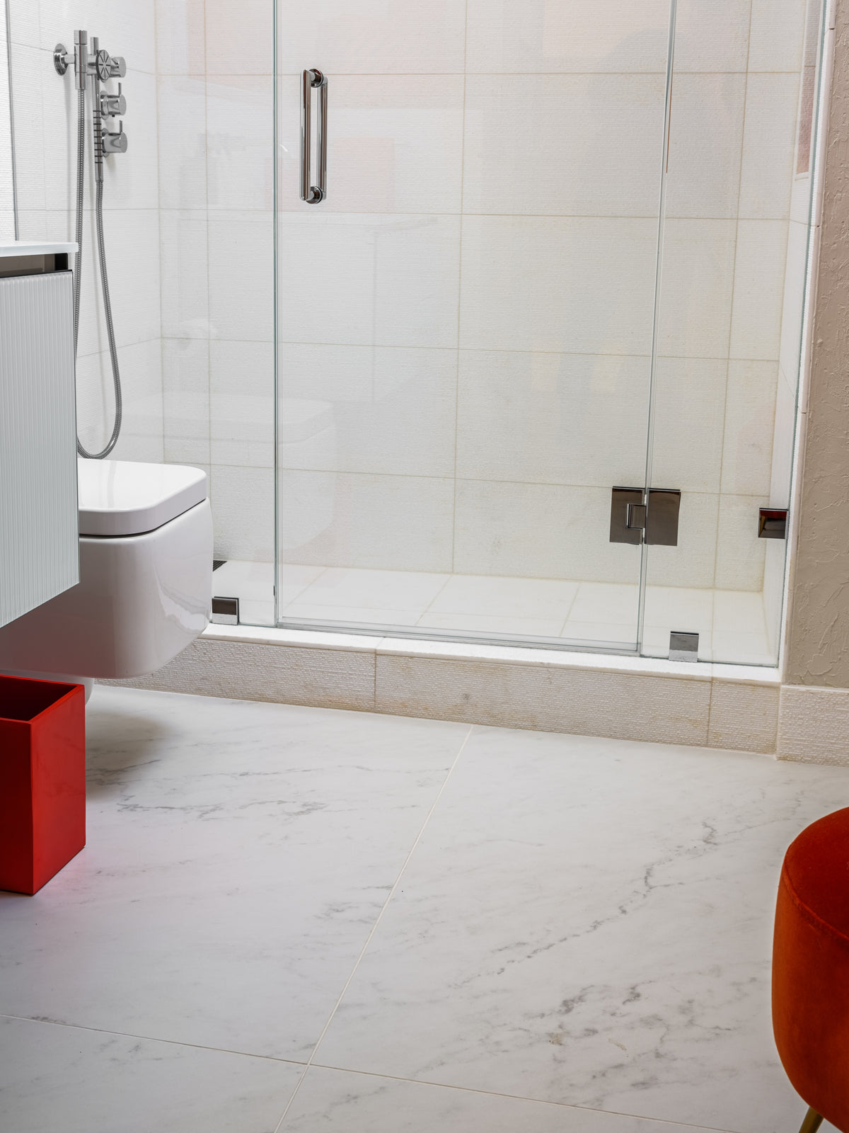 Marina Dekton 8mm in a bathroom setting