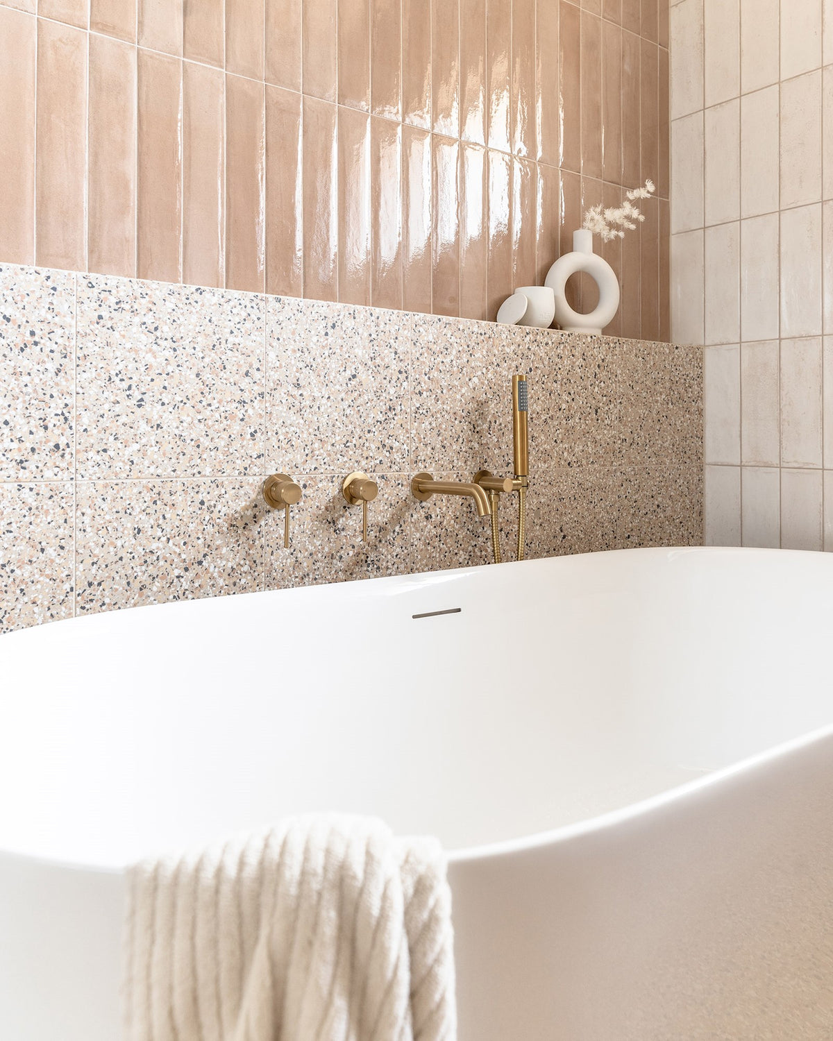 Glacier 1500 Freestanding Gloss White Bath - ADP image 3