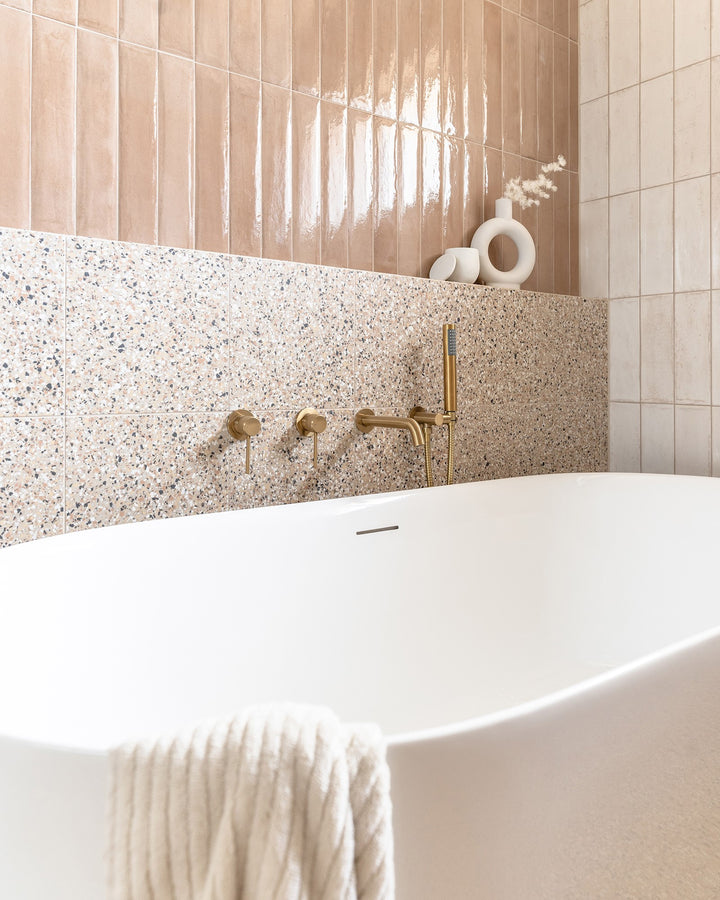 Glacier 1500 Freestanding Gloss White Bath - ADP image 3