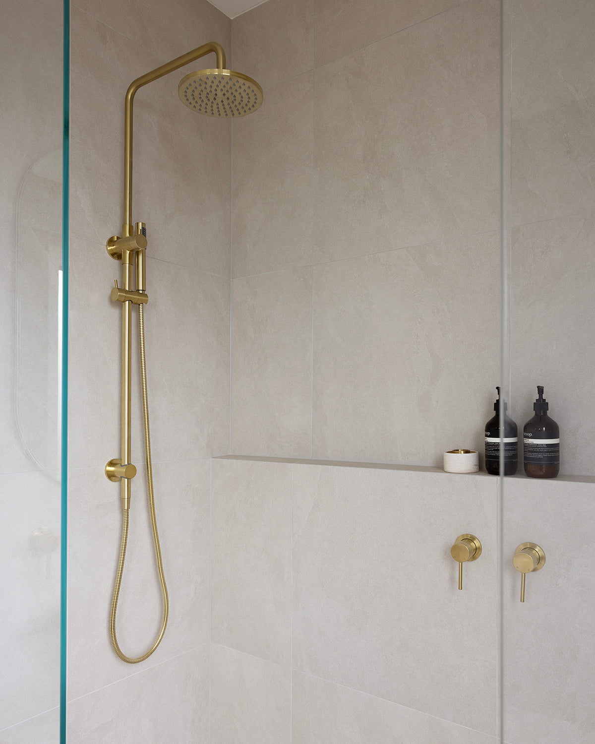 Bloom Shower Set lifestyle