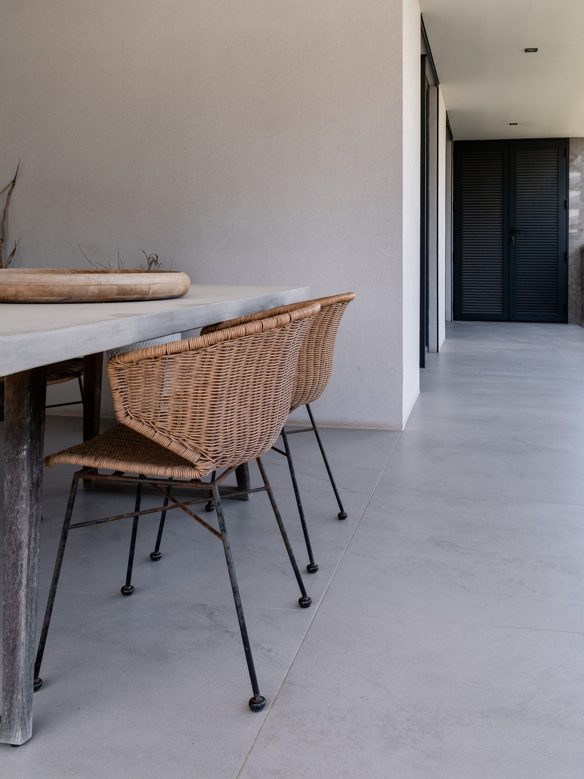 Kreta Dekton 8mm in a dining area setting