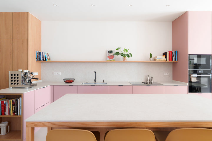 Nebbia Dekton 8mm in a kitchen setting