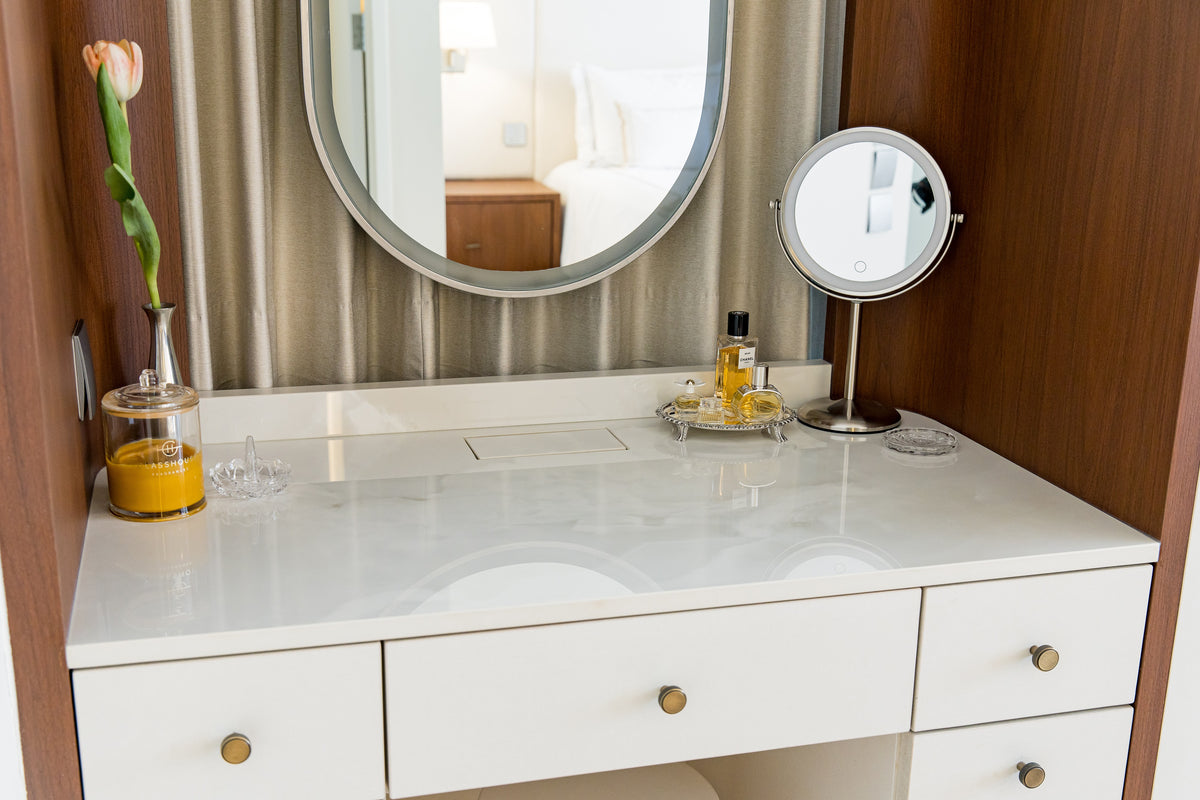 Helena Dekton 8mm in an interior setting