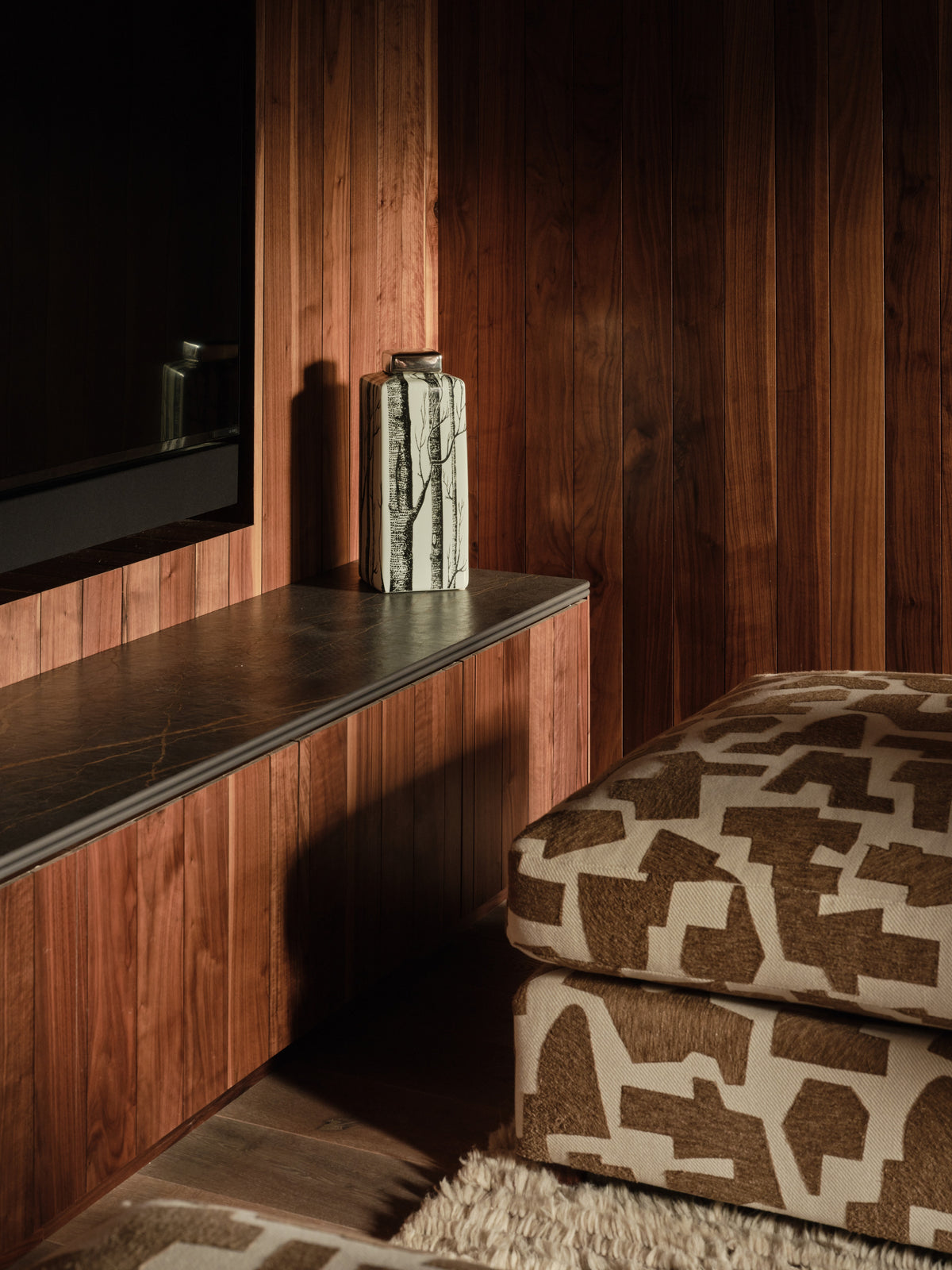 Laurent Dekton 8mm in an interior setting