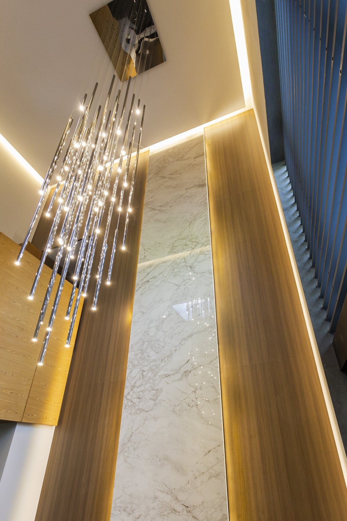 Bergen Dekton 8mm in a hallway or staircase setting