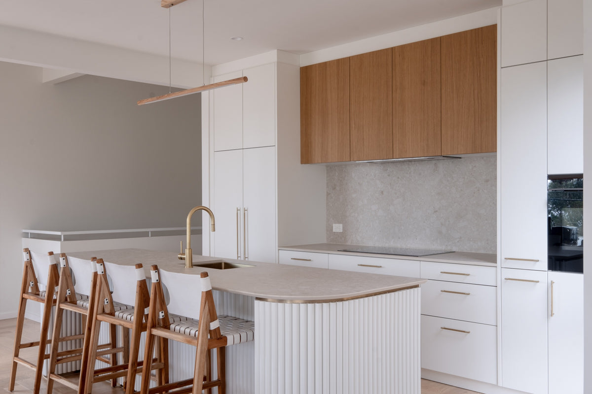 Ava Dekton 8mm in a kitchen setting