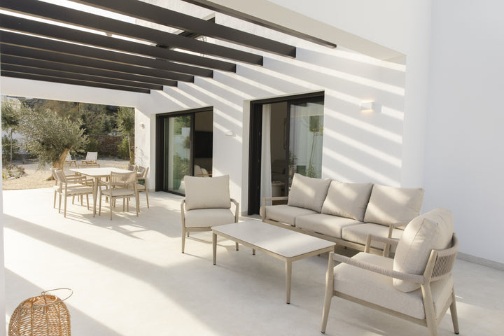 Sandik Dekton 8mm in an outdoor setting