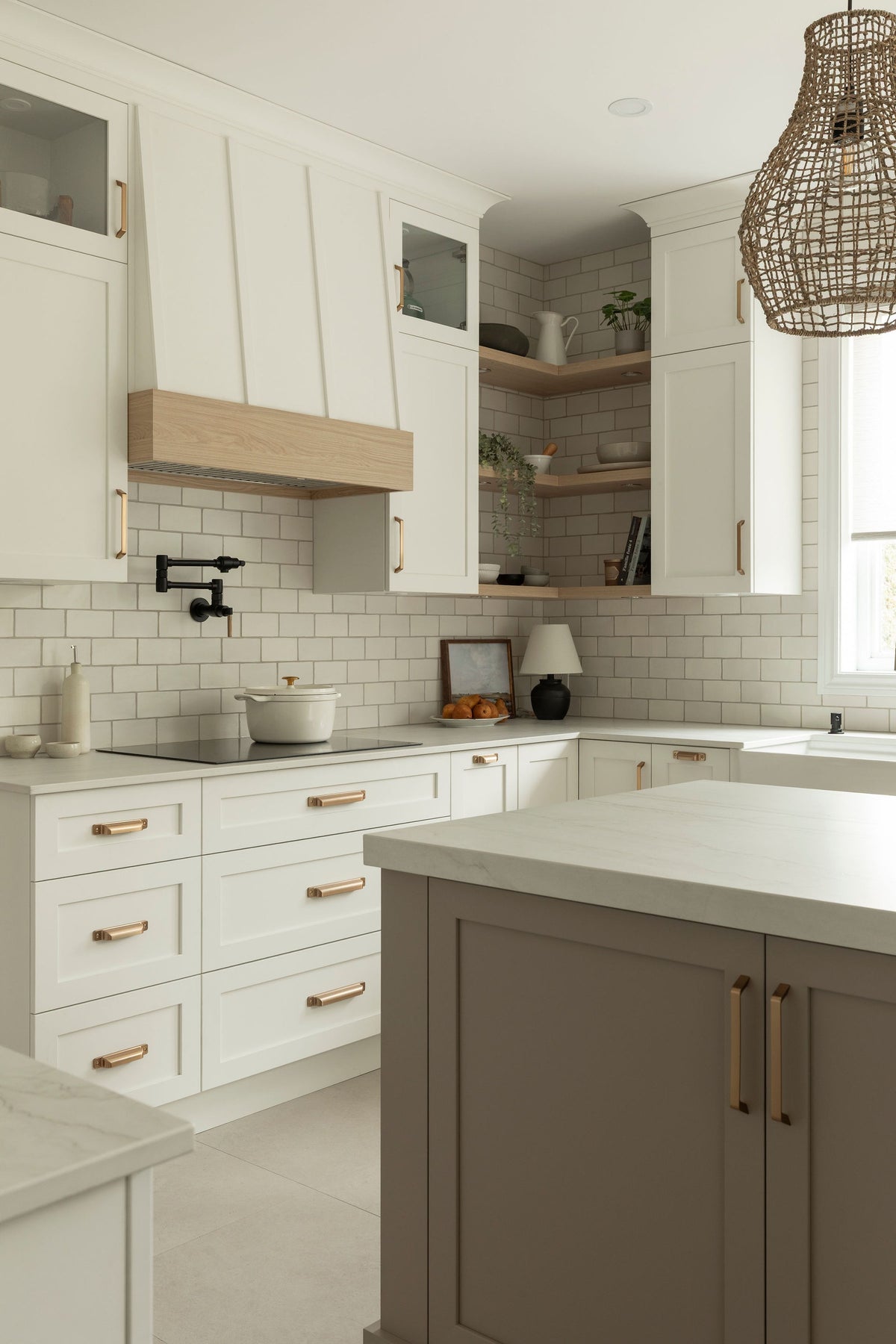 Neural Dekton 8mm in a kitchen setting