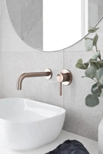 Load image into Gallery viewer, Universal Round Curved Spout - Champagne Meir
