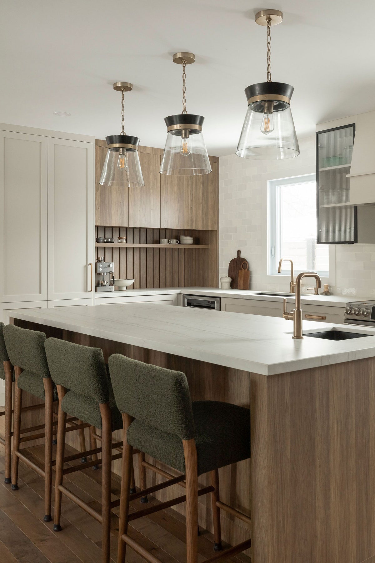 Neural Dekton 8mm in a kitchen setting