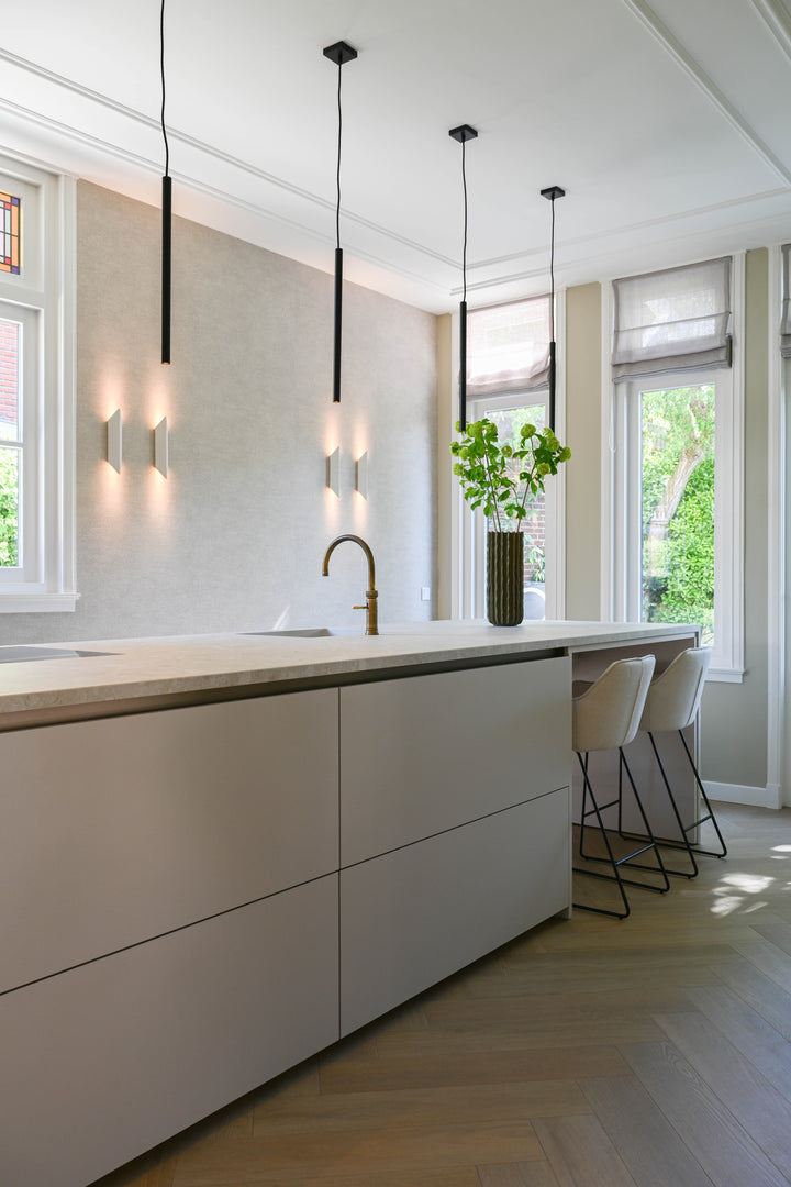 Ava Dekton 8mm in a kitchen setting