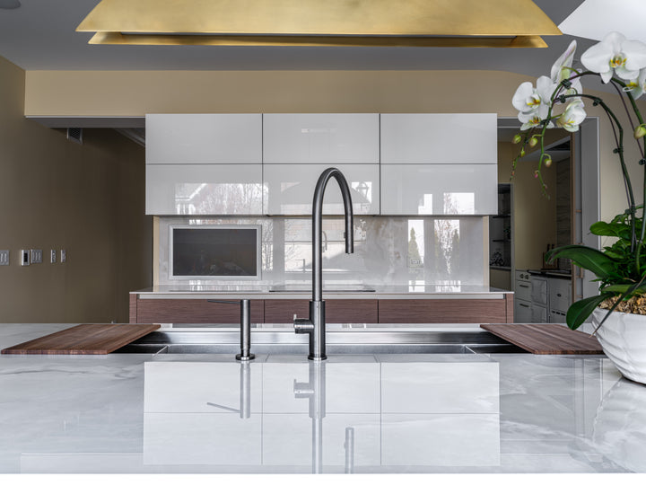 Helena Dekton 8mm in a kitchen setting