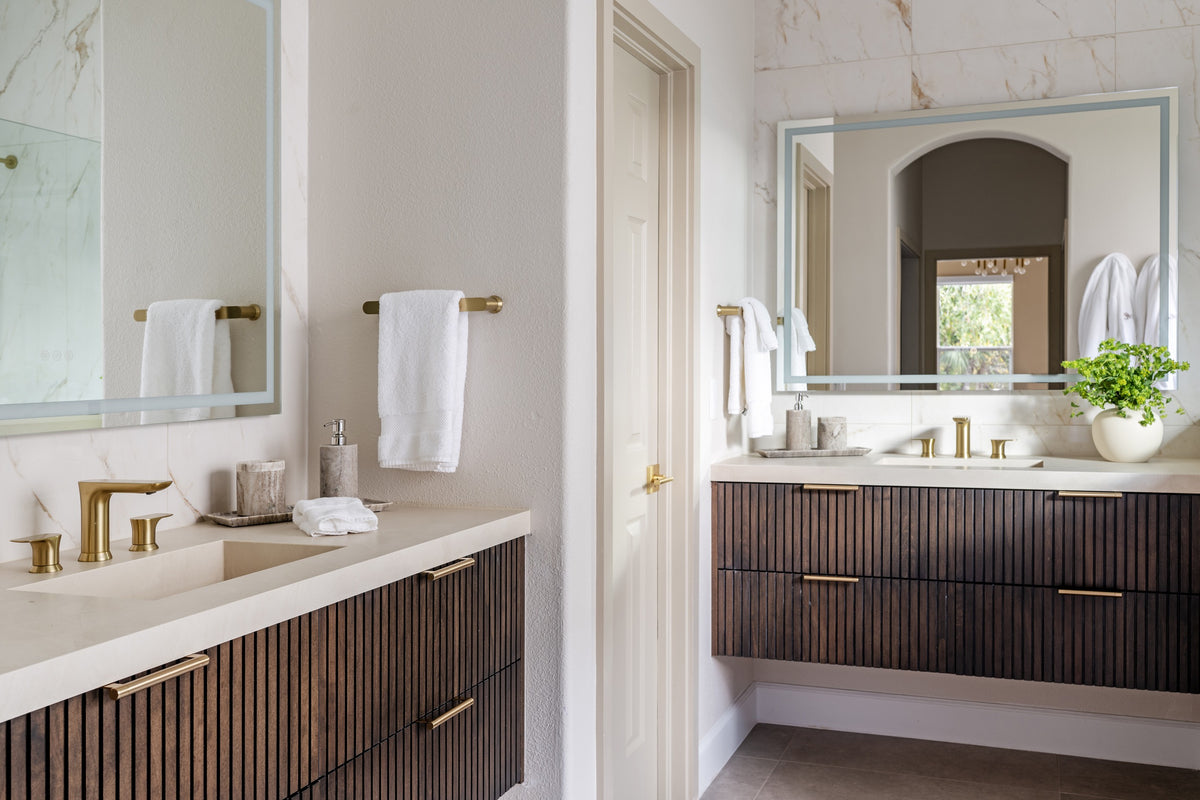 Nacre Dekton 8mm in a bathroom setting