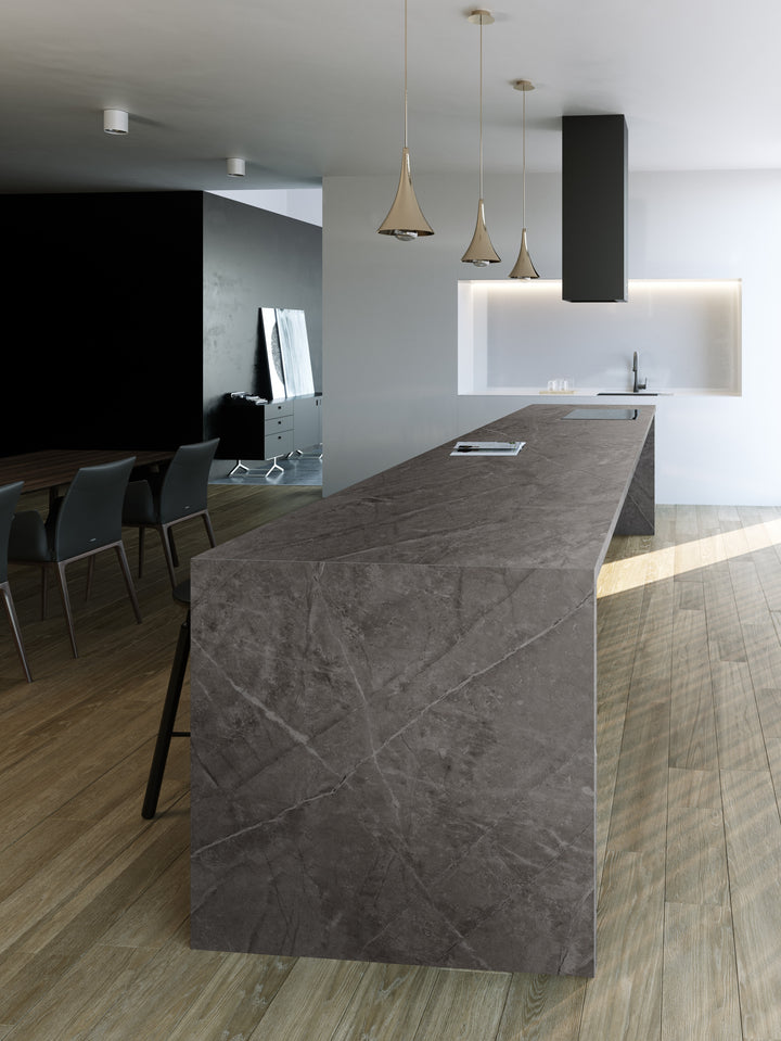 Dekton Kira in a kitchen (first photo)