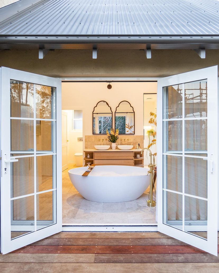 Coco freestanding bath — tub lifestyle