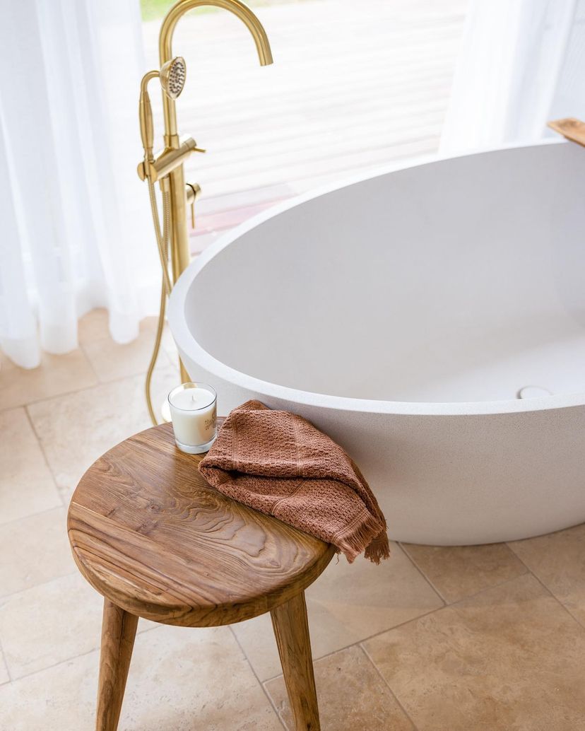 Coco freestanding bath — tub lifestyle