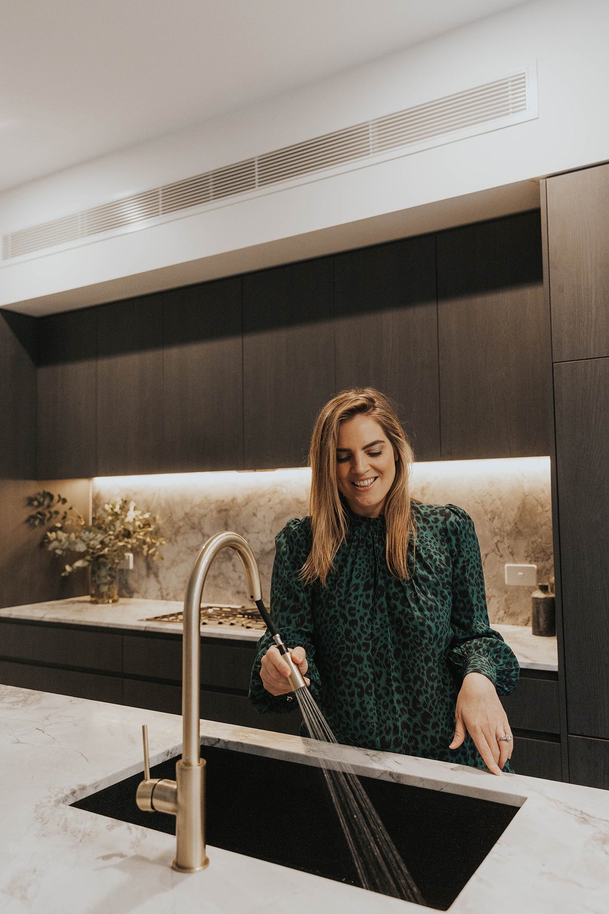 Round Piccola Pull Out Kitchen Mixer Tap - Champagne