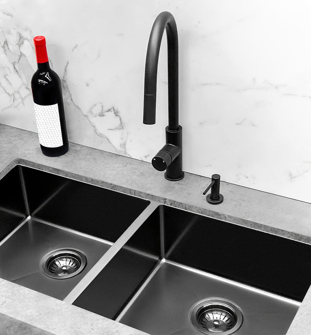 Round Pinless Piccola Pull Out Kitchen Mixer Tap - Matte Black