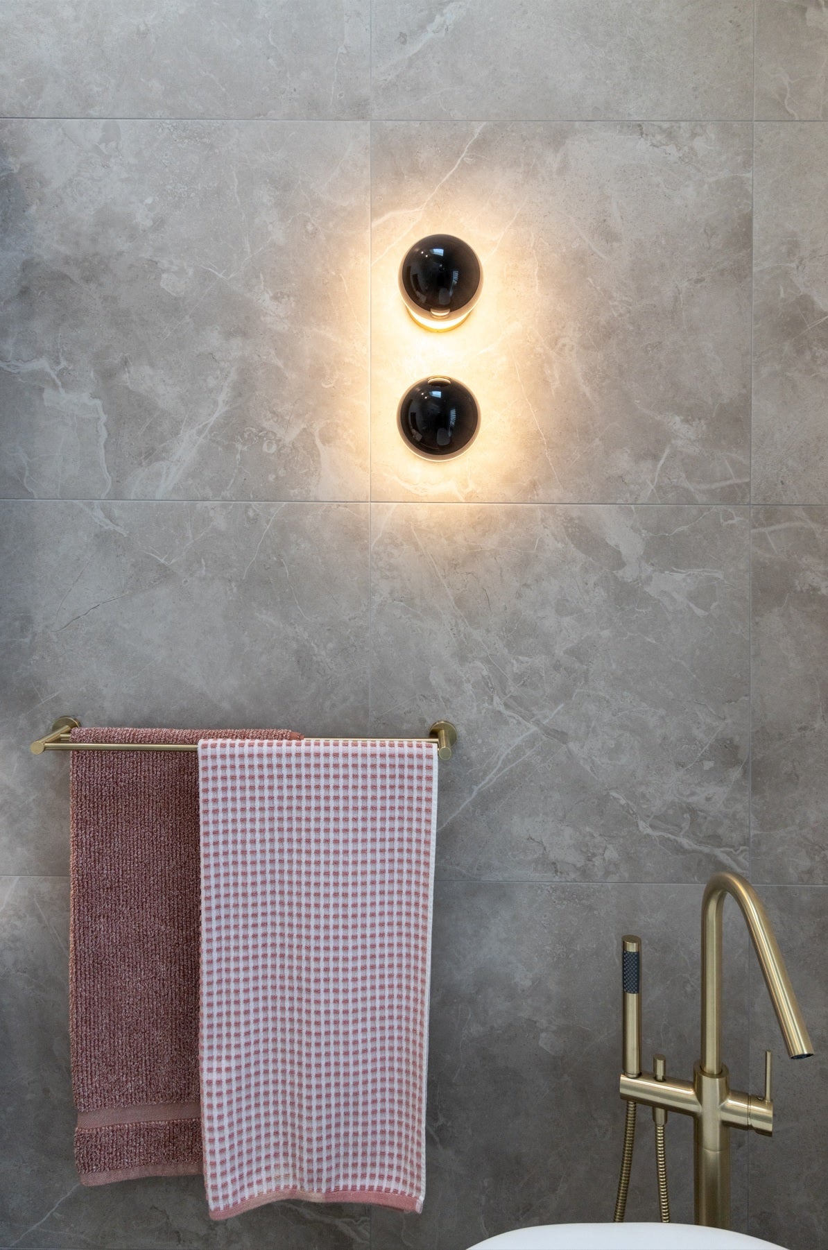 Round Double Towel Rail 600mm - PVD Tiger Bronze