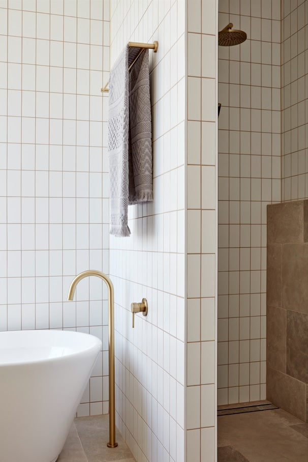 Round Freestanding Bath Spout - PVD Tiger Bronze