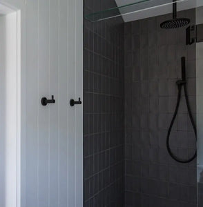 Round Shower on Bracket - Matte Black Meir