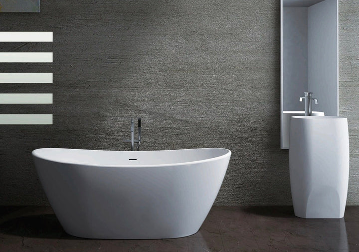 Maria freestanding bath — tub lifestyle