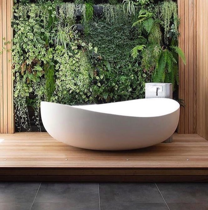 Onda freestanding bath — tub lifestyle