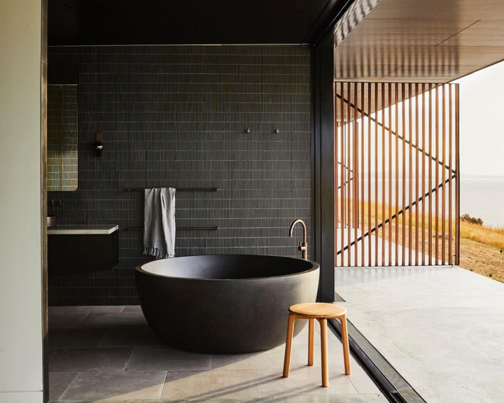 Romeo freestanding bath — bathroom lifestyle