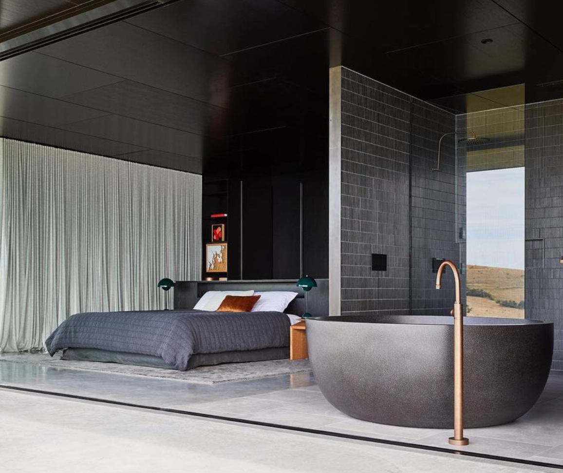 Romeo freestanding bath — bathroom lifestyle