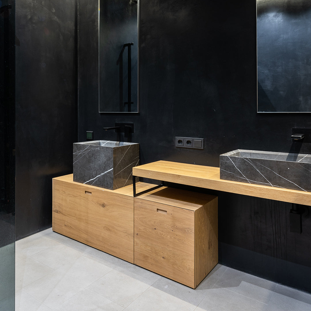 Bathroom vanity display at Elenni