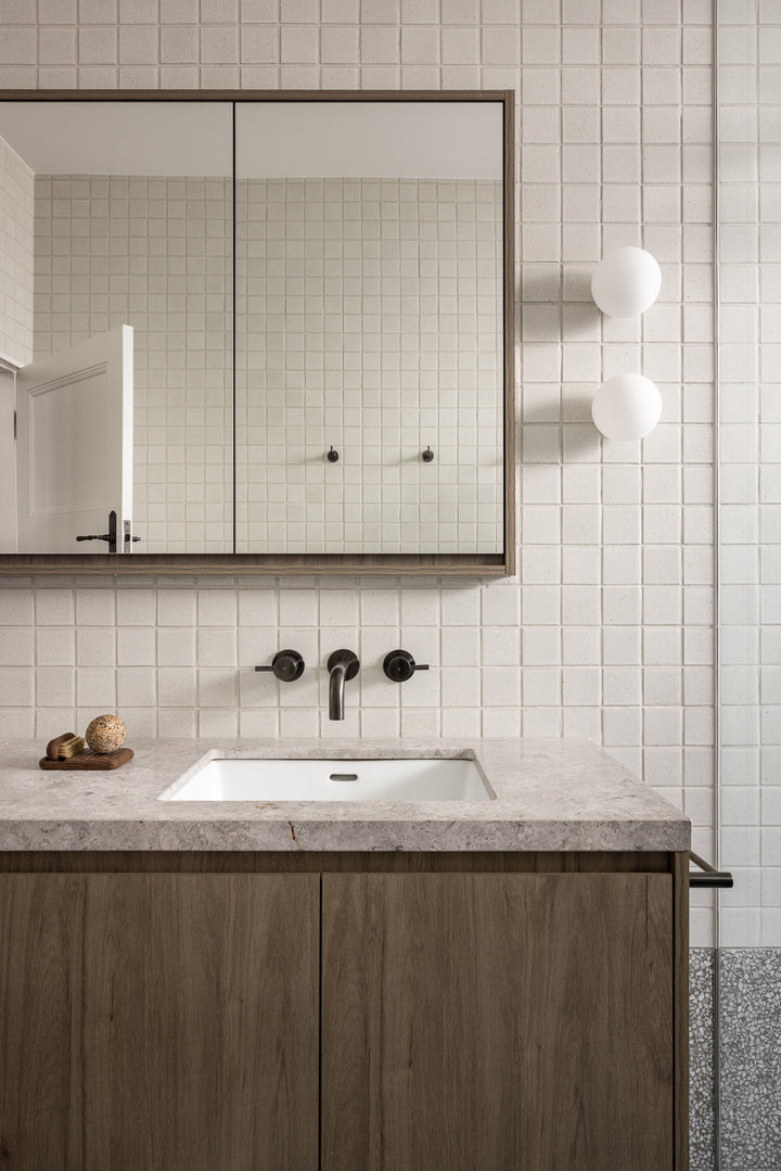 Round Quarter Turn Wall Top Assemblies - Shadow Gunmetal