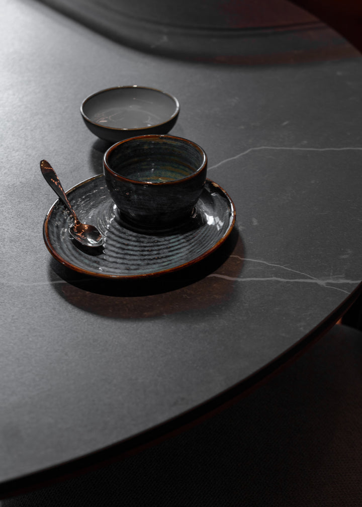 Kelya Dekton 8mm in an interior setting