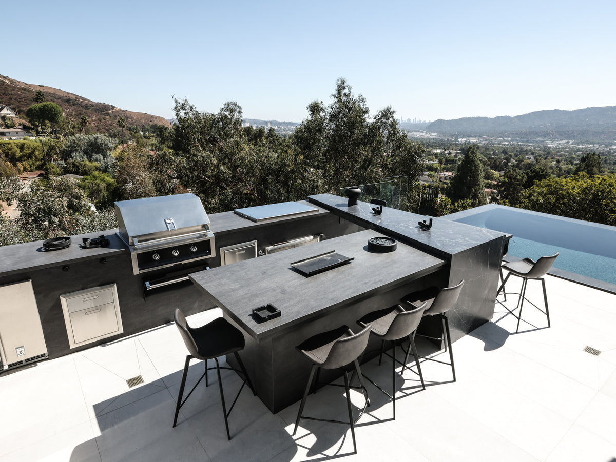 Bromo Dekton 8mm in an outdoor setting