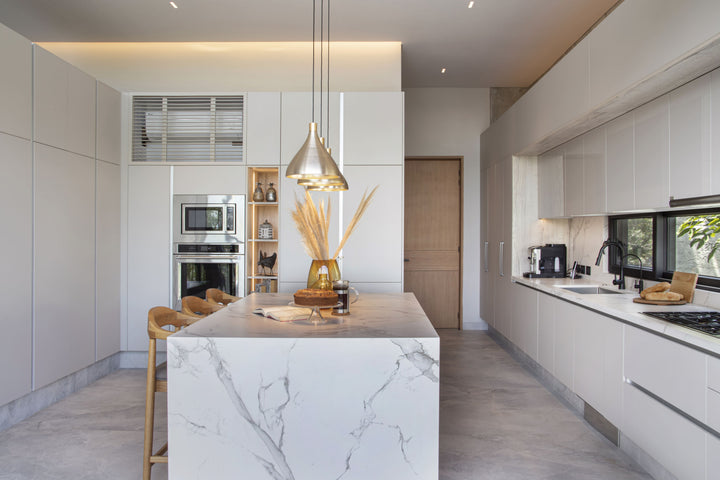 Aura Dekton 8mm in a kitchen setting