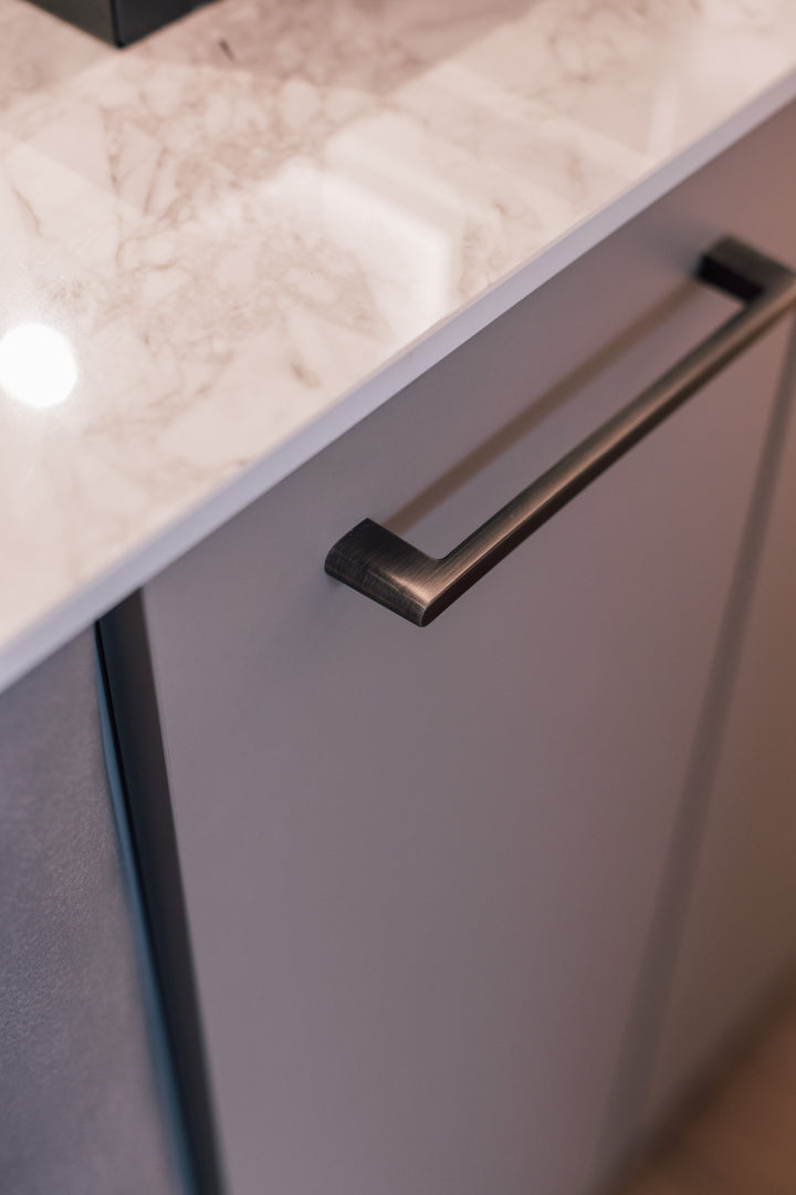 Bergen Dekton 8mm in an interior setting