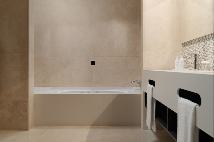 Zenith Dekton 8mm in a bathroom setting