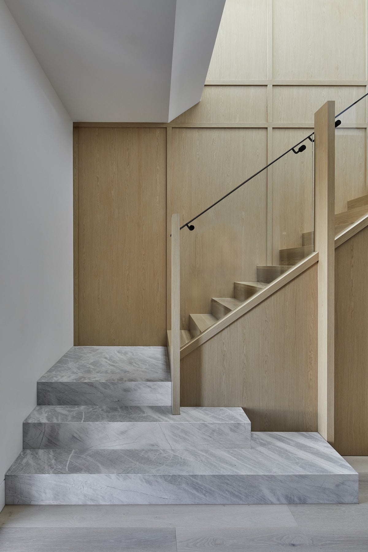 Portum Dekton 8mm in a hallway or staircase setting