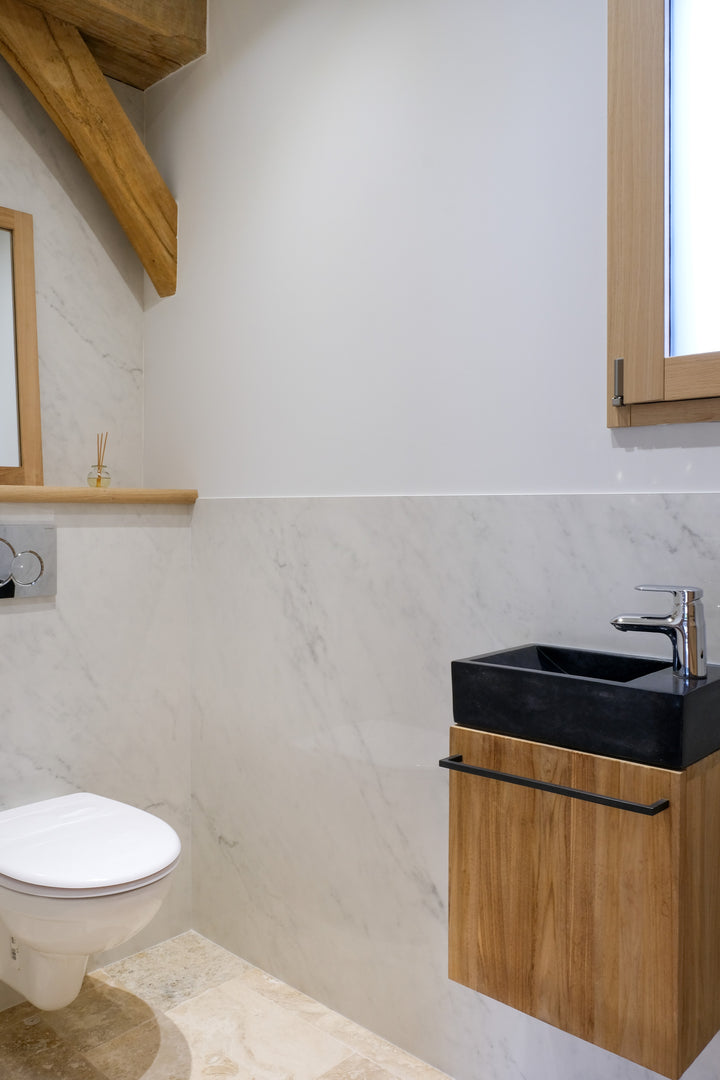 Salina Dekton 8mm in a bathroom setting