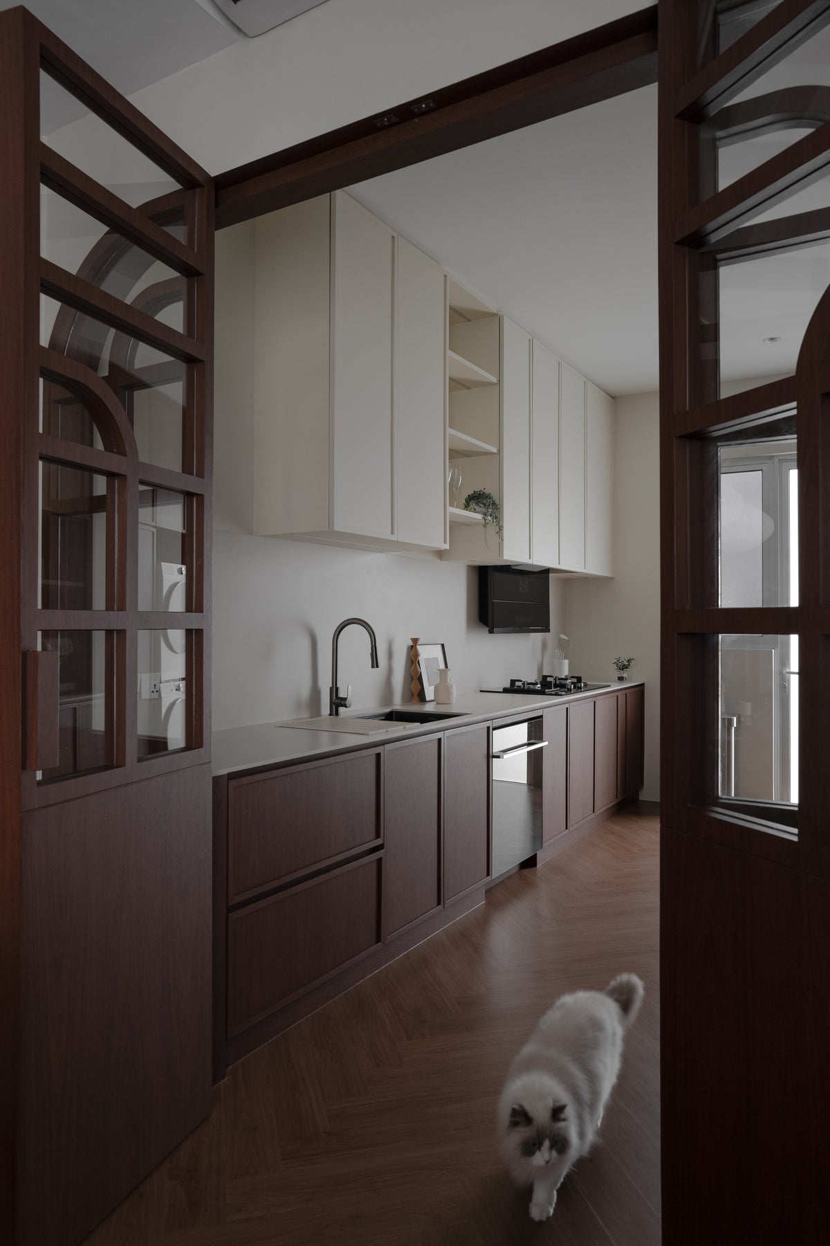 Aeris Dekton 8mm in a kitchen setting