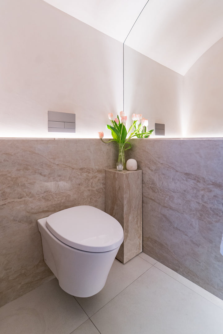Arga Dekton 8mm in a bathroom setting