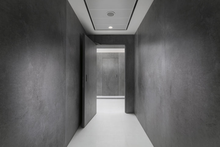 Soke Dekton 8mm in a hallway or staircase setting
