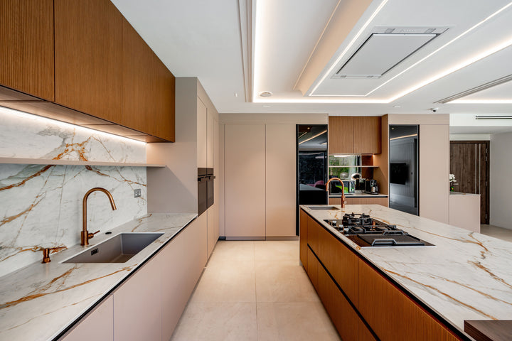 Reverie Dekton 8mm in a kitchen setting