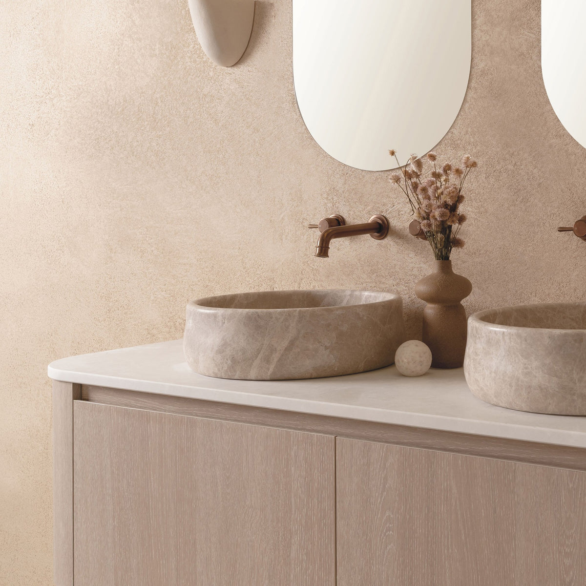 Arlo Royal Beige - bathroom lifestyle