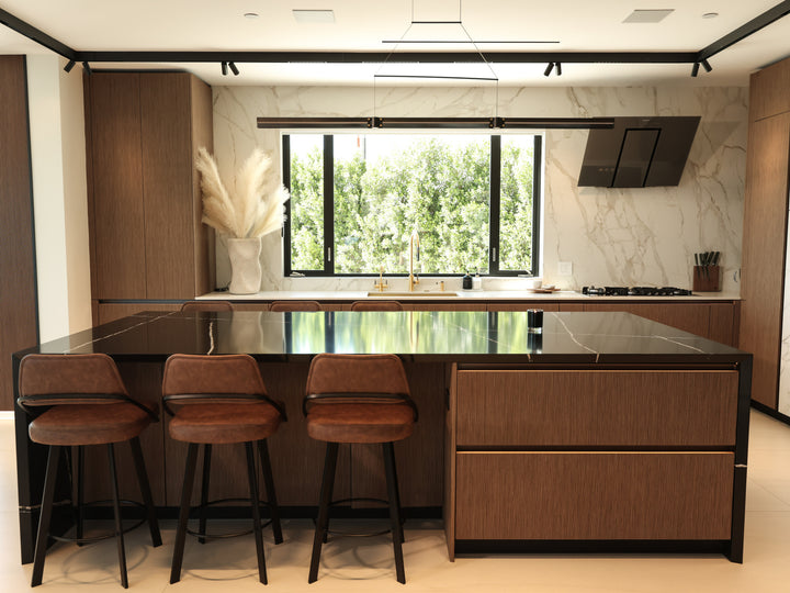 Entzo22 Dekton 8mm in a kitchen setting
