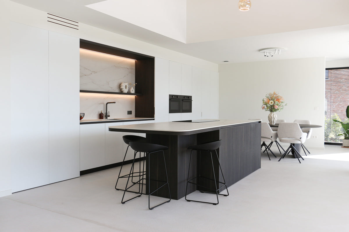 Rem Dekton 8mm in a kitchen setting